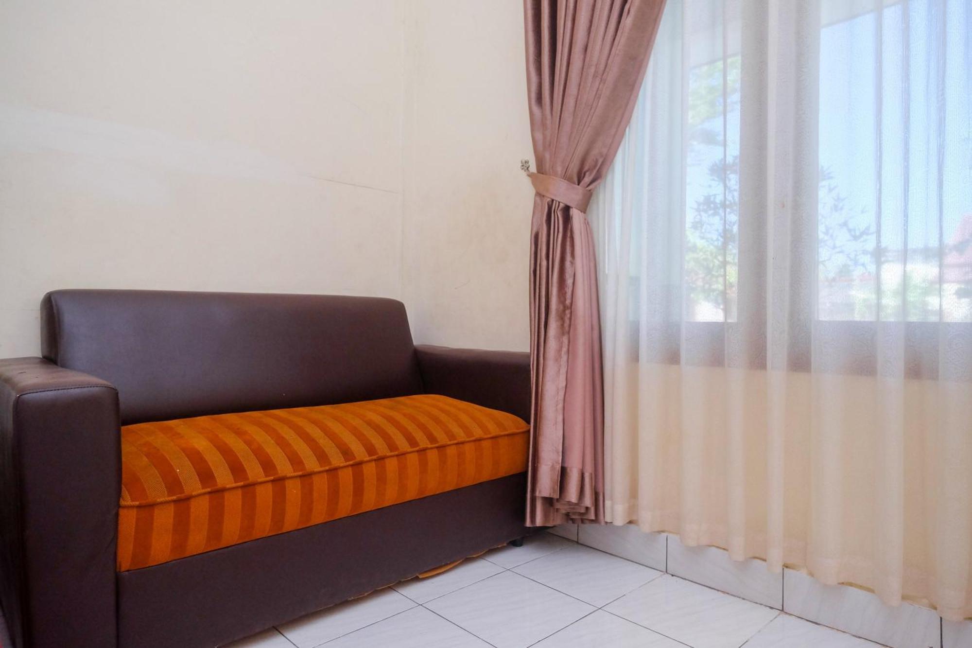 Reddoorz Syariah Near Alun Alun Wonosari Hotell Eksteriør bilde