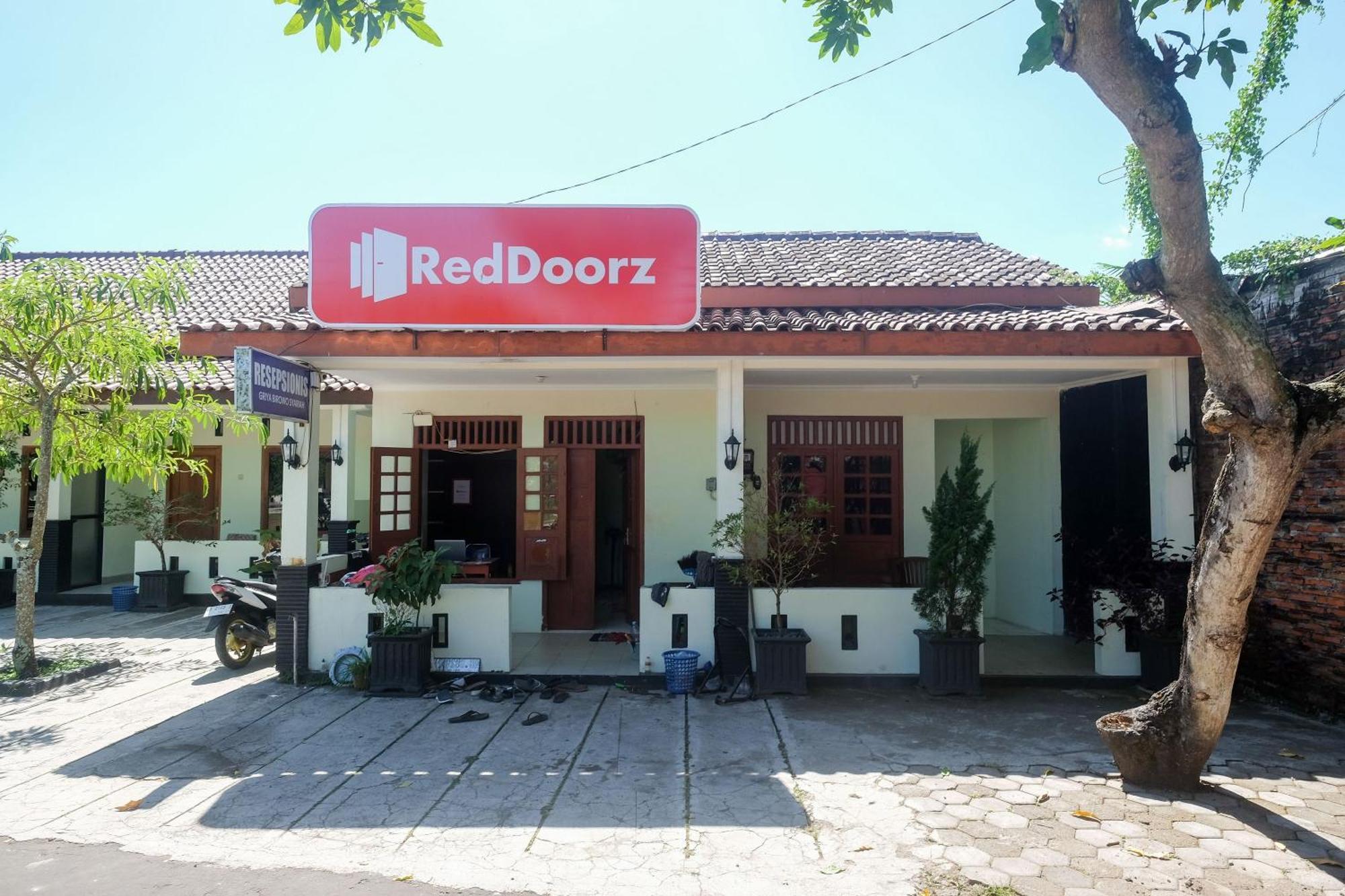 Reddoorz Syariah Near Alun Alun Wonosari Hotell Eksteriør bilde