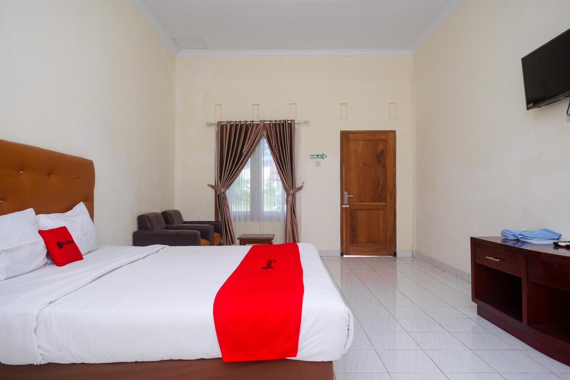 Reddoorz Syariah Near Alun Alun Wonosari Hotell Eksteriør bilde