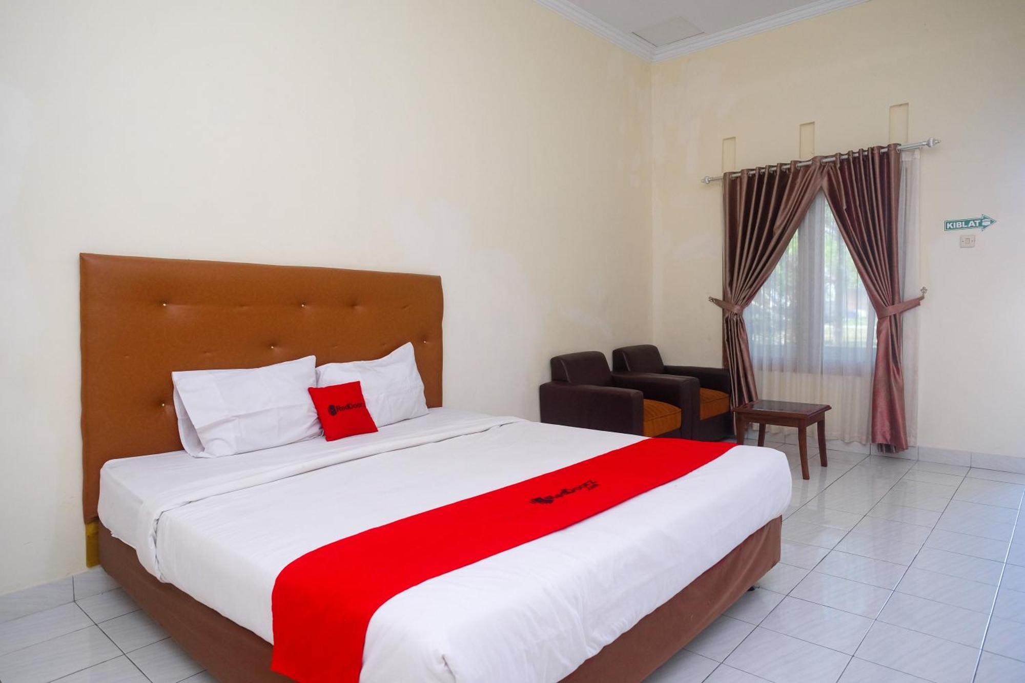 Reddoorz Syariah Near Alun Alun Wonosari Hotell Eksteriør bilde