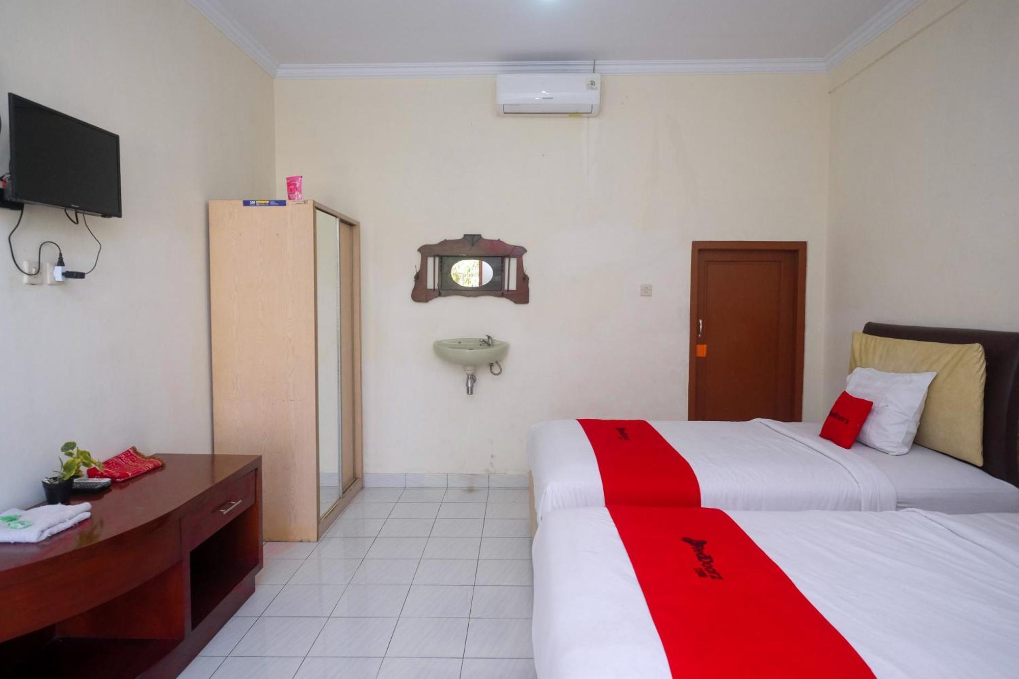 Reddoorz Syariah Near Alun Alun Wonosari Hotell Eksteriør bilde