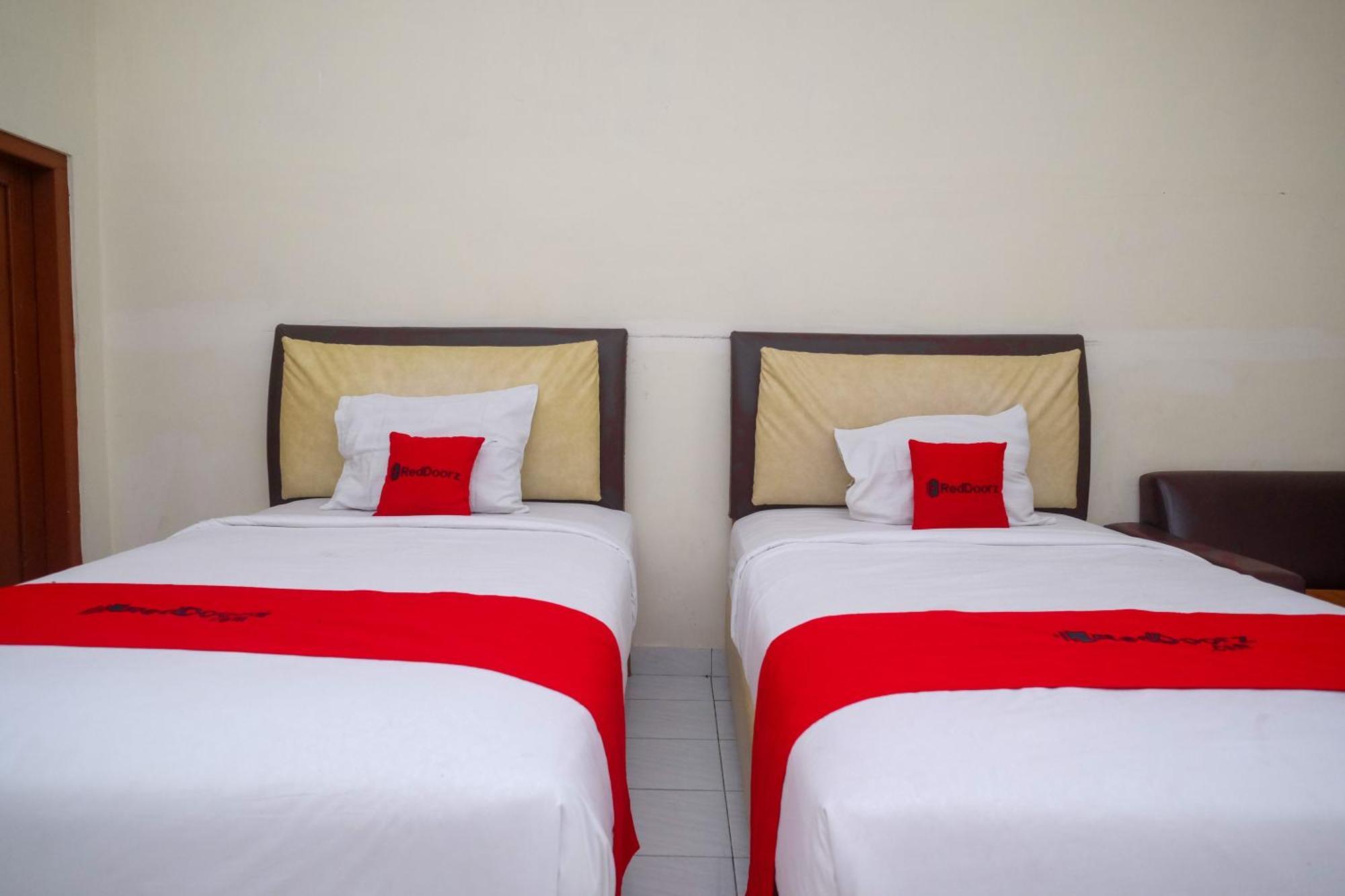 Reddoorz Syariah Near Alun Alun Wonosari Hotell Eksteriør bilde